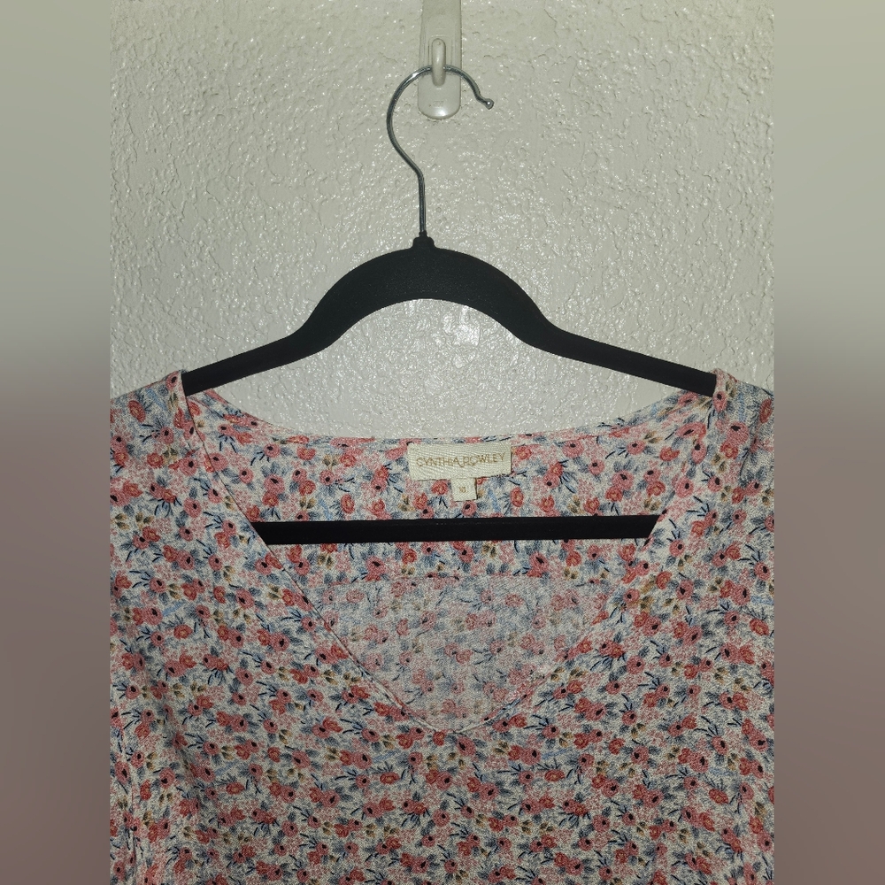 GUC Cynthia Rowley "V-Neck 3/4 Bell Sleeves All Over Floral Ruffle Trim Top" XL - Picture 6 of 12